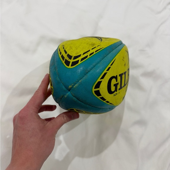 Gilbert Training Ball (G-TR4000) Outdoor Rugby Ball - Picture 5 of 6